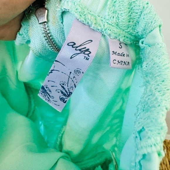 Alya Francesca’s Harpeth Mint Teal Seafoam Midi Guipure Floral Embroidered Dress - Picture 11 of 14